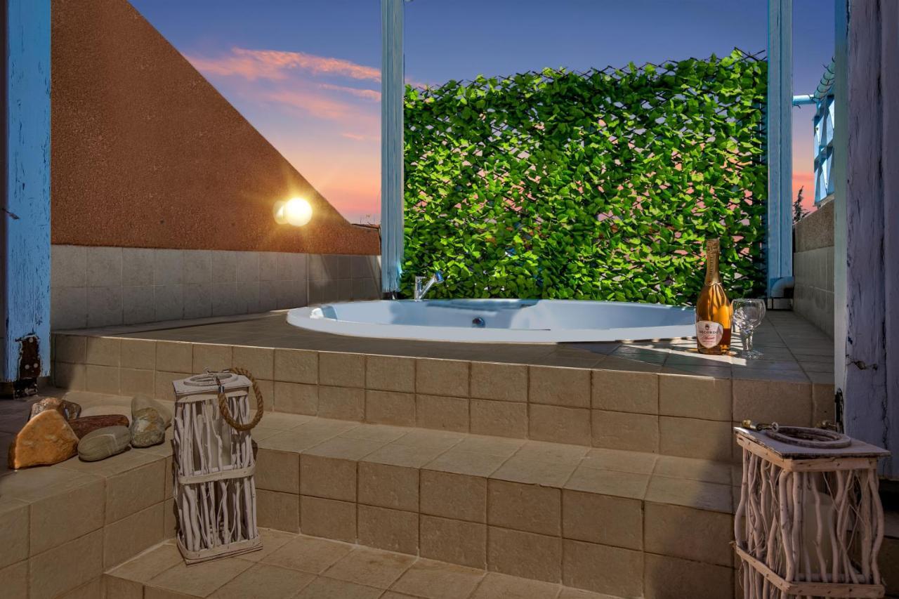 Antonia'S Palace Rooftop Jacuzzi Stunning View Paphos Kültér fotó